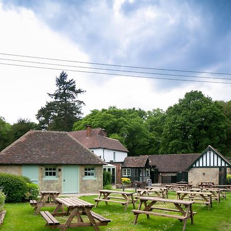 The Cowdray Arms Bed and Breakfast Worth  Εξωτερικό φωτογραφία