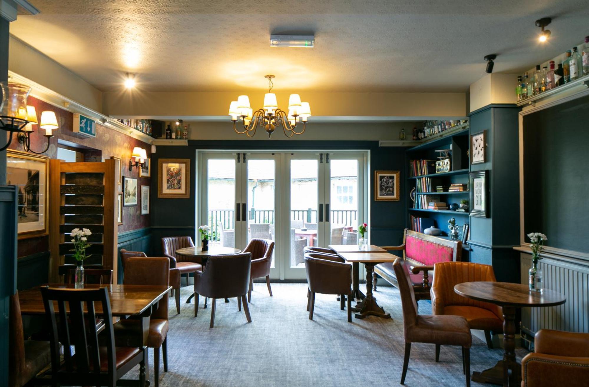 The Cowdray Arms Bed and Breakfast Worth  Εξωτερικό φωτογραφία