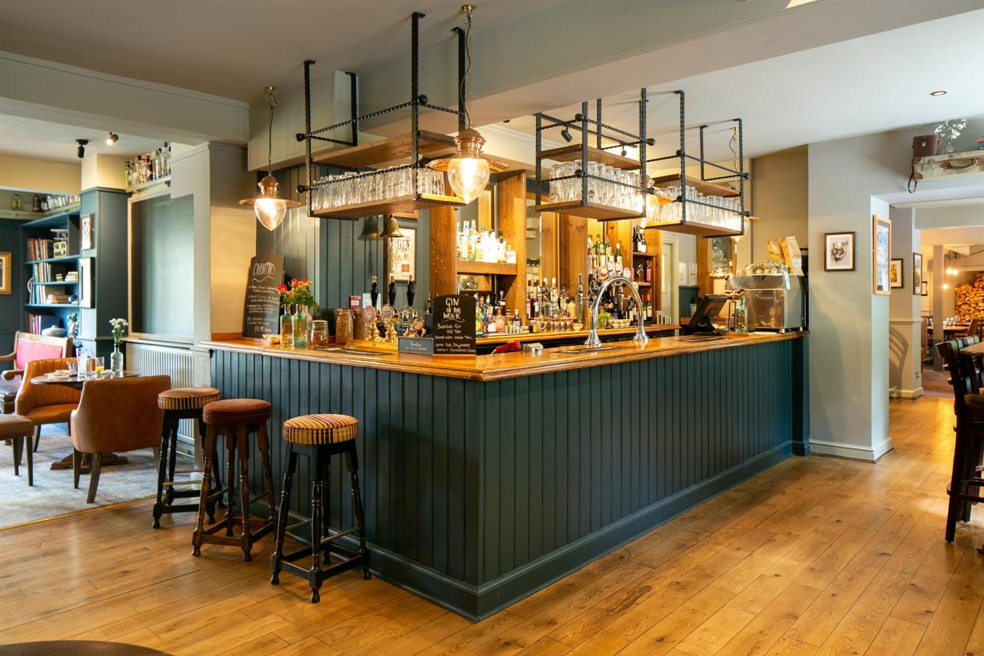 The Cowdray Arms Bed and Breakfast Worth  Εξωτερικό φωτογραφία